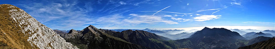 Vista panoramica dalla cresta di vetta di Cima Menna